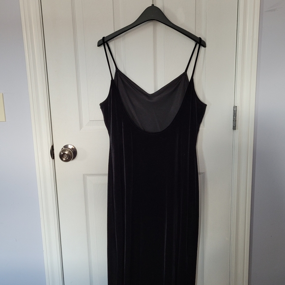 Floor Length Black Velvet Evening Gown - Picture 2 of 7
